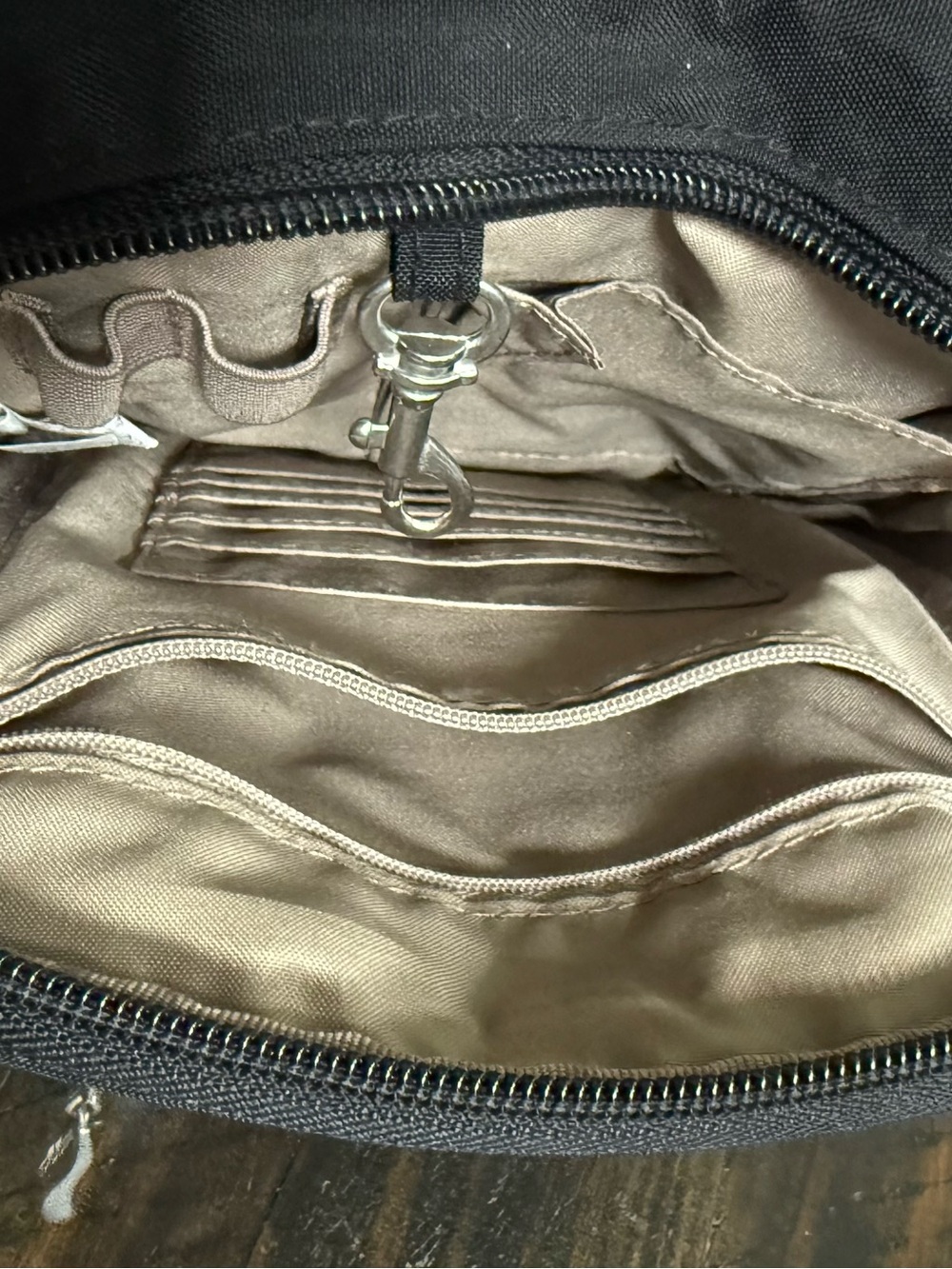 Baggallini Journey Crossbody Bag with RFID Black Nylon Great for Travel - Picture 4 of 6